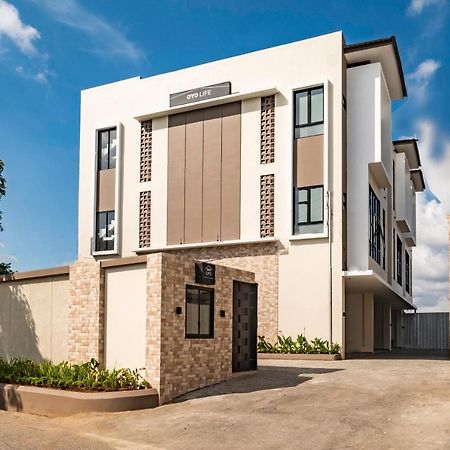 Oyo Life 2673 Rosewood Residence Karawang Zewnętrze zdjęcie