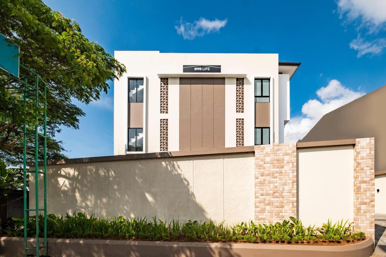 Oyo Life 2673 Rosewood Residence Karawang Zewnętrze zdjęcie